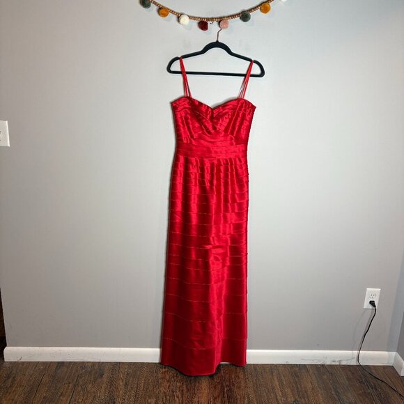 BCBG MaxAzria Y2K red strapless bandage style gown - Picture 2 of 9